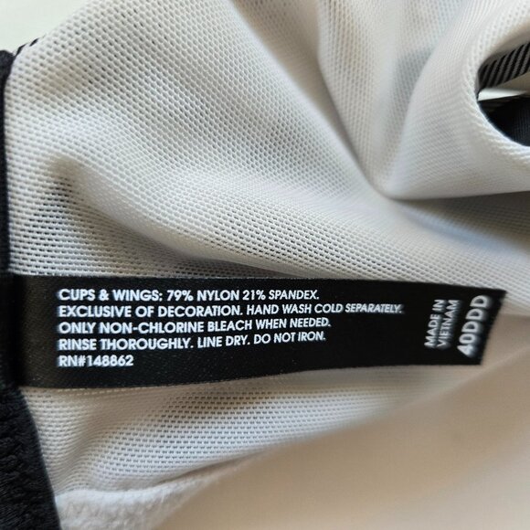 76-1 Torrid Retro Wire-free Black Gingham checkered Bra Size 40DDD - Picture 8 of 8